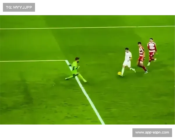 贝蒂斯门将屡救险球，皇马围攻之下首开纪录